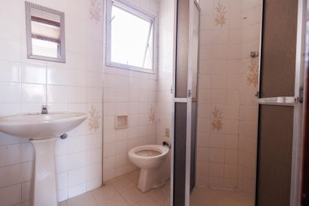 Apartamento para alugar com 75m², 2 quartos e sem vaga Apartamento para alugar com 75m², 2 quartos e sem vagaBanheiro social