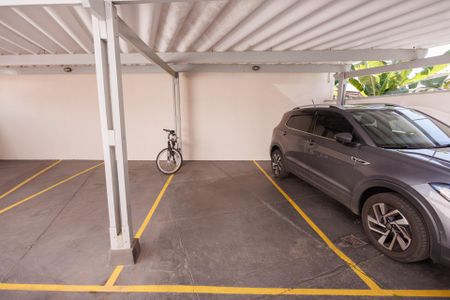 Garagem coberta de apartamento para alugar com 2 quartos, 75m² em Centro, Taubaté
