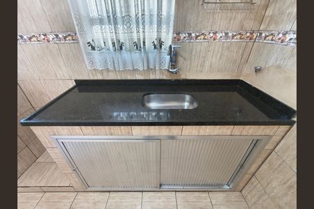 Cozinha de apartamento para alugar com 2 quartos, 48m² em Taquara, Rio de Janeiro