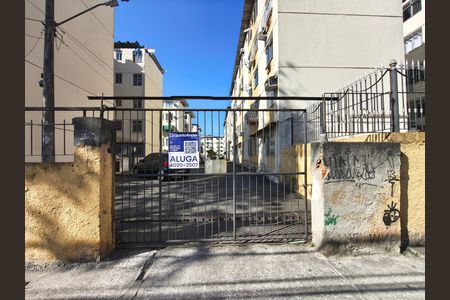 Placa / Fachada de apartamento para alugar com 2 quartos, 48m² em Taquara, Rio de Janeiro