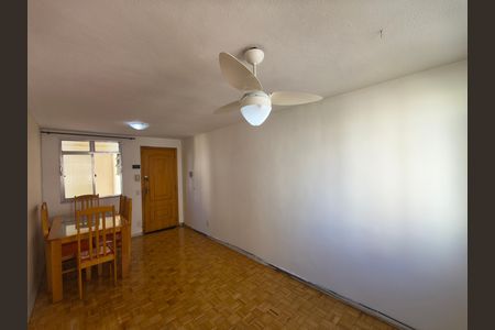 Sala de apartamento para alugar com 2 quartos, 48m² em Taquara, Rio de Janeiro