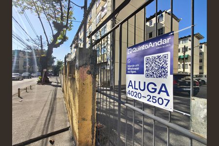 Placa / Fachada de apartamento para alugar com 2 quartos, 48m² em Taquara, Rio de Janeiro