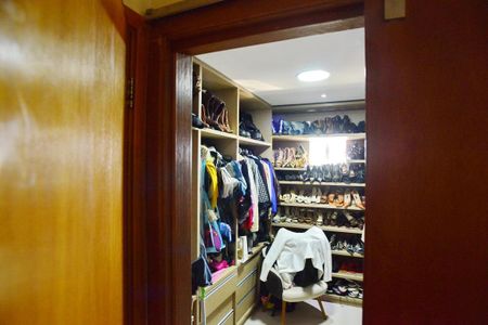 Closet de apartamento para alugar com 3 quartos, 250m² em Barra da Tijuca, Rio de Janeiro
