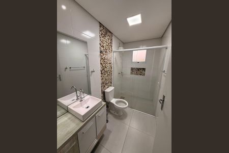 Banheiro de casa à venda com 2 quartos, 150m² em Vila Boa Vista, Barueri