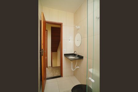 Casa para alugar com 60m², 2 quartos e 1 vaga Casa para alugar com 60m², 2 quartos e 1 vagaBanheiro