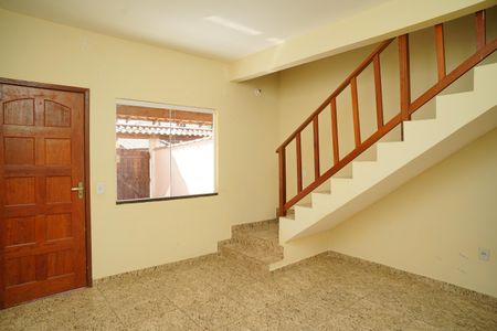 Sala de casa para alugar com 2 quartos, 60m² em Caxito Pequeno, Maricá