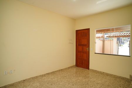Casa para alugar com 60m², 2 quartos e 1 vaga Casa para alugar com 60m², 2 quartos e 1 vagaSala