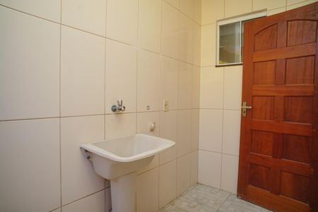 Casa para alugar com 60m², 2 quartos e 1 vaga Casa para alugar com 60m², 2 quartos e 1 vagaÁrea de Serviço