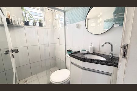 Apartamento à venda com 55m², 2 quartos e 1 vaga Apartamento à venda com 55m², 2 quartos e 1 vagaBanheiro