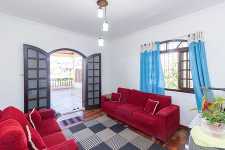 Casa à venda com 5 quartos, 210m² em Vila Cruz das Almas, São Paulo
