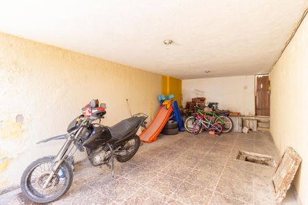Garagem Esquina de casa à venda com 5 quartos, 210m² em Vila Cruz das Almas, São Paulo