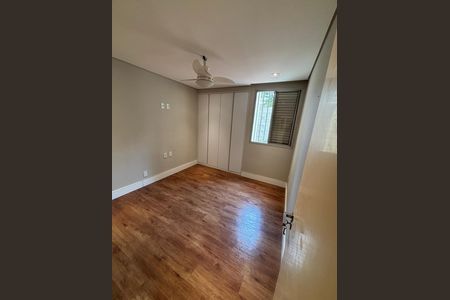 Apartamento à venda com 150m², 2 quartos e 2 vagas Apartamento à venda com 150m², 2 quartos e 2 vagasQuarto