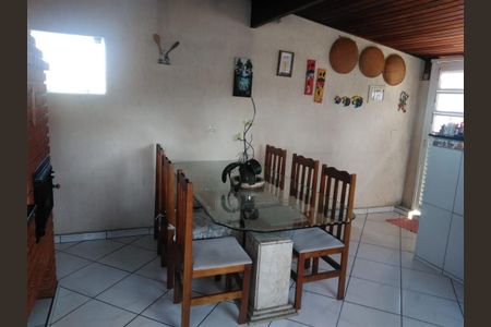Casa à venda com 4 quartos, 125m² em Taboão, Diadema