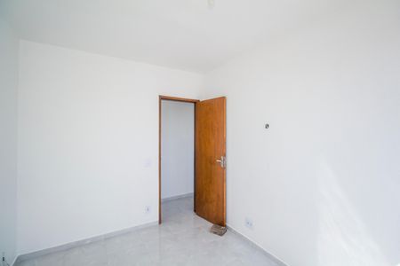 Quarto 1 de apartamento para alugar com 2 quartos, 55m² em Vila Valqueire, Rio de Janeiro