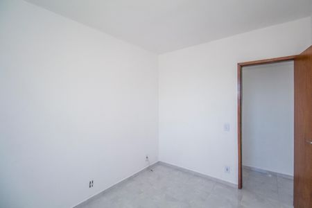 Quarto 1 de apartamento para alugar com 2 quartos, 55m² em Vila Valqueire, Rio de Janeiro