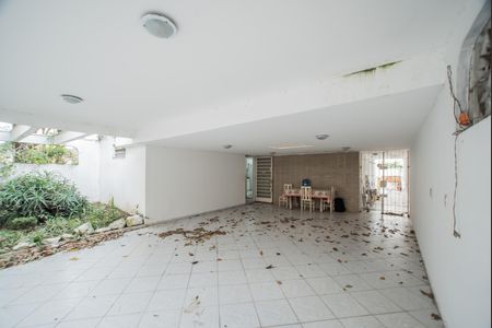 Garagem de casa para alugar com 3 quartos, 400m² em Planalto Paulista, São Paulo