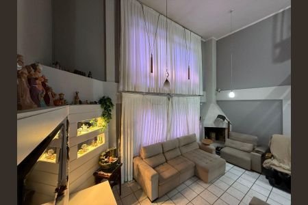 Casa para alugar com 400m², 4 quartos e 4 vagas Casa para alugar com 400m², 4 quartos e 4 vagasSala