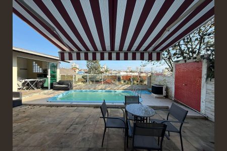 Casa para alugar com 400m², 4 quartos e 4 vagas Casa para alugar com 400m², 4 quartos e 4 vagasPiscina