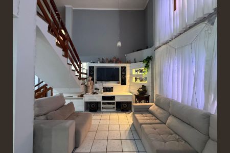Casa para alugar com 400m², 4 quartos e 4 vagas Casa para alugar com 400m², 4 quartos e 4 vagasSala