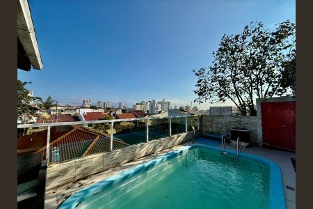 Casa para alugar com 400m², 4 quartos e 4 vagas Casa para alugar com 400m², 4 quartos e 4 vagasPiscina