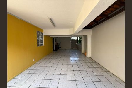 Casa para alugar com 400m², 4 quartos e 4 vagas Casa para alugar com 400m², 4 quartos e 4 vagasGaragem