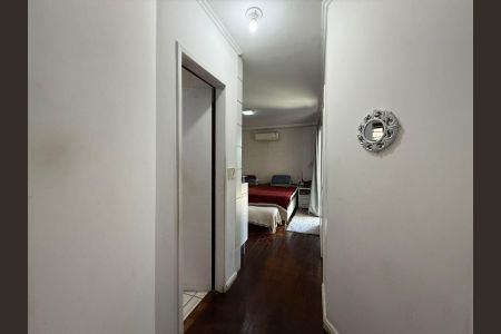 Casa para alugar com 400m², 4 quartos e 4 vagas Casa para alugar com 400m², 4 quartos e 4 vagasCorredor