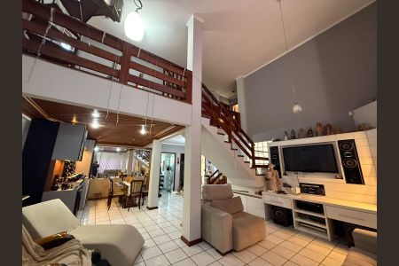 Casa para alugar com 400m², 4 quartos e 4 vagas Casa para alugar com 400m², 4 quartos e 4 vagasSala