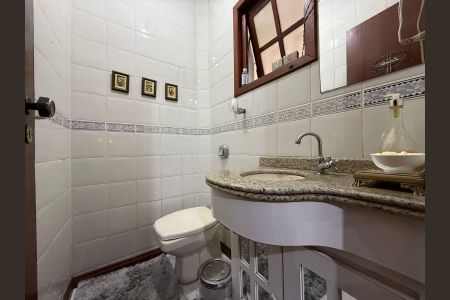Casa para alugar com 400m², 4 quartos e 4 vagas Casa para alugar com 400m², 4 quartos e 4 vagasBanheiro