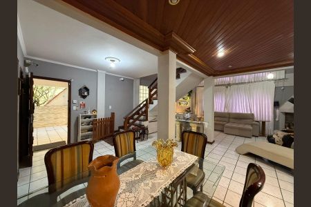 Casa para alugar com 400m², 4 quartos e 4 vagas Casa para alugar com 400m², 4 quartos e 4 vagasSala de Jantar