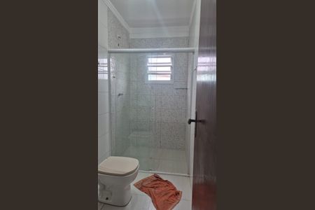 Banheiro de casa para alugar com 3 quartos, 115m² em Vila Aurea (Vicente de Carvalho), Guarujá