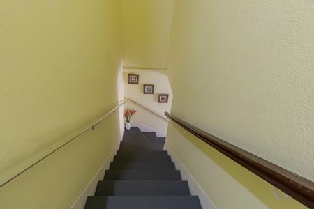 Escadas de casa à venda com 4 quartos, 34m² em Vila Nova Conceição, São Paulo