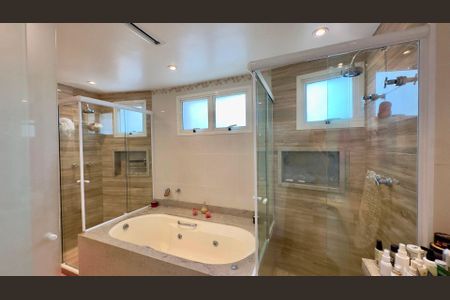 Apartamento à venda com 366m², 4 quartos e 5 vagas