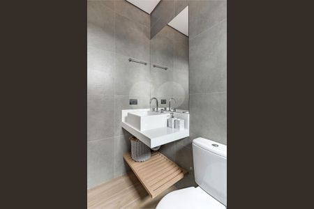 Casa à venda com 4 quartos, 250m² em Jardim Marajoara, São Paulo