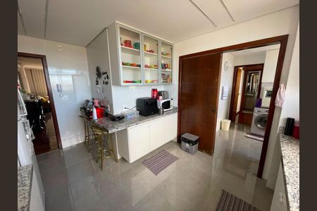 Apartamento à venda com 200m², 4 quartos e 3 vagas