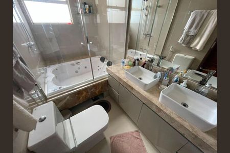 Apartamento à venda com 200m², 4 quartos e 3 vagas