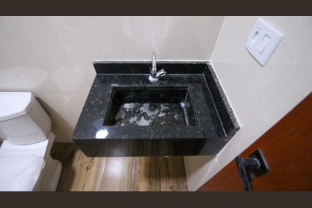 Apartamento para alugar com 67m², 2 quartos e sem vaga Apartamento para alugar com 67m², 2 quartos e sem vagaBanheiro da Suíte