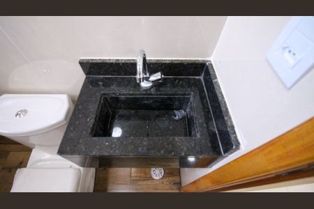 Apartamento para alugar com 67m², 2 quartos e sem vaga Apartamento para alugar com 67m², 2 quartos e sem vagaBanheiro social