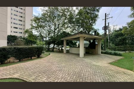 Apartamento à venda com 2 quartos, 55m² em Jardim Tupanci, Barueri