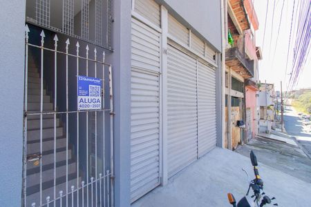 Fachada de casa para alugar com 2 quartos, 45m² em Centro, Cotia