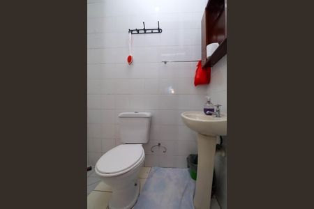 Banheiro de serviço de casa à venda com 3 quartos, 270m² em Jardim Umarizal, São Paulo