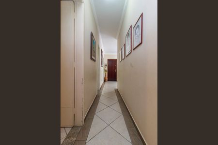 Corredor de apartamento à venda com 3 quartos, 90m² em Vila Cordeiro, São Paulo