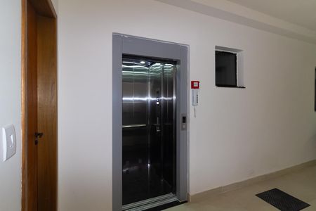 Apartamento para alugar com 51m², 2 quartos e sem vaga Apartamento para alugar com 51m², 2 quartos e sem vagaElevador