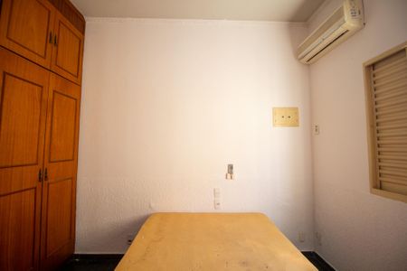 Quarto de casa para alugar com 1 quarto, 60m² em Jardim Simus, Sorocaba