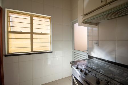 Cozinha de casa para alugar com 1 quarto, 60m² em Jardim Simus, Sorocaba