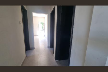 Corredor de casa à venda com 3 quartos, 270m² em Campo Grande, Rio de Janeiro