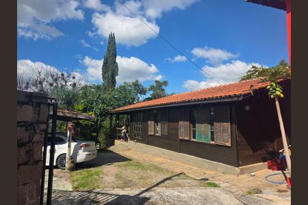Fachada de casa de condomínio à venda com 3 quartos, 1300m² em Chácaras Alpina, Valinhos