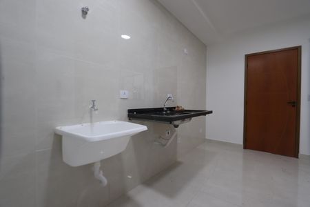 Cozinha e Área de Serviço de apartamento para alugar com 2 quartos, 54m² em Jardim Caguassu, São Paulo