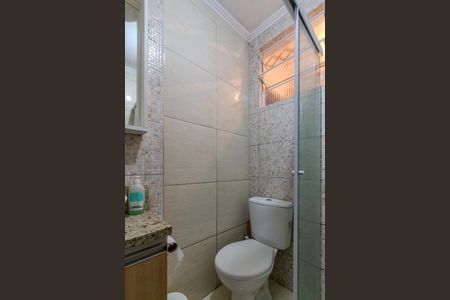 Banheiro de apartamento à venda com 1 quarto, 41m² em Cristal, Porto Alegre