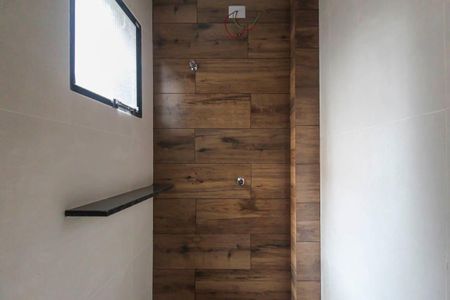 Apartamento para alugar com 57m², 2 quartos e sem vaga Apartamento para alugar com 57m², 2 quartos e sem vagaBanheiro da Suíte