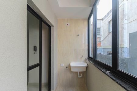 Área de Serviço de apartamento para alugar com 2 quartos, 57m² em Jardim Caguassu, São Paulo